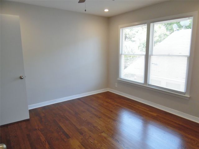 2309 Pembroke Drive B, Fort Worth, TX 76110