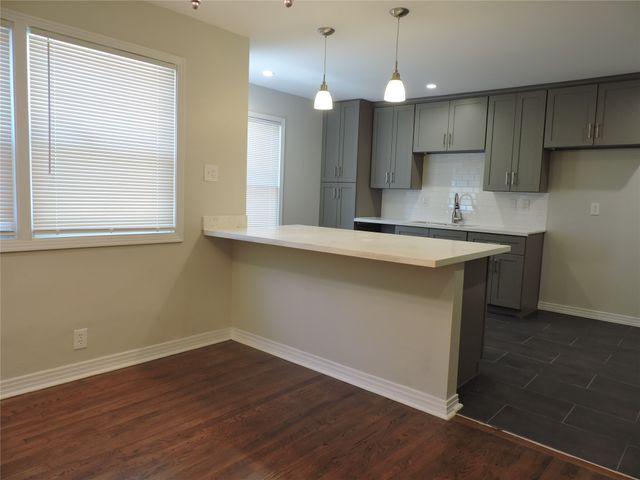 2309 Pembroke Drive B, Fort Worth, TX 76110