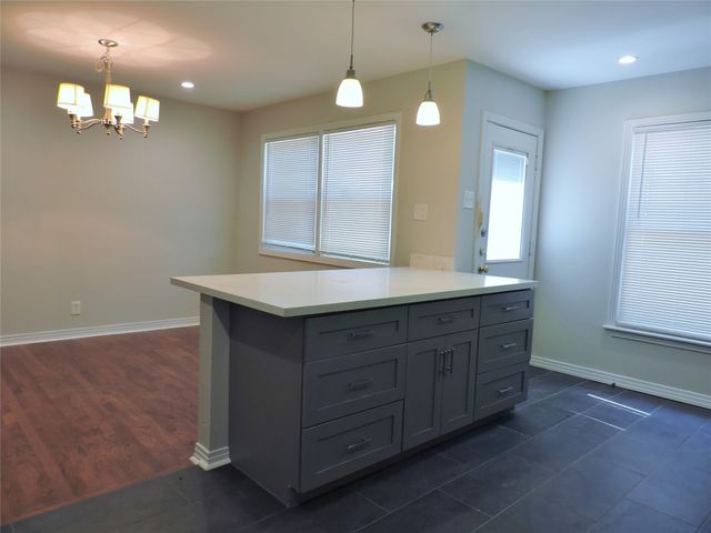 2309 Pembroke Drive B, Fort Worth, TX 76110
