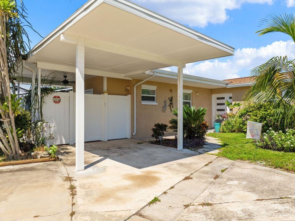 Image 2 of property listing at 10713 DALTON AVENUE, Tampa, FL 33615