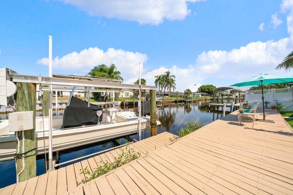 Image 32 of property listing at 10713 DALTON AVENUE, Tampa, FL 33615