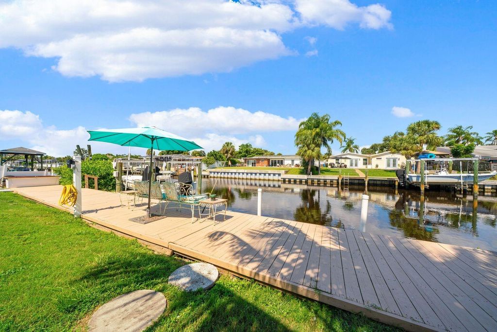 Image 35 of property listing at 10713 DALTON AVENUE, Tampa, FL 33615