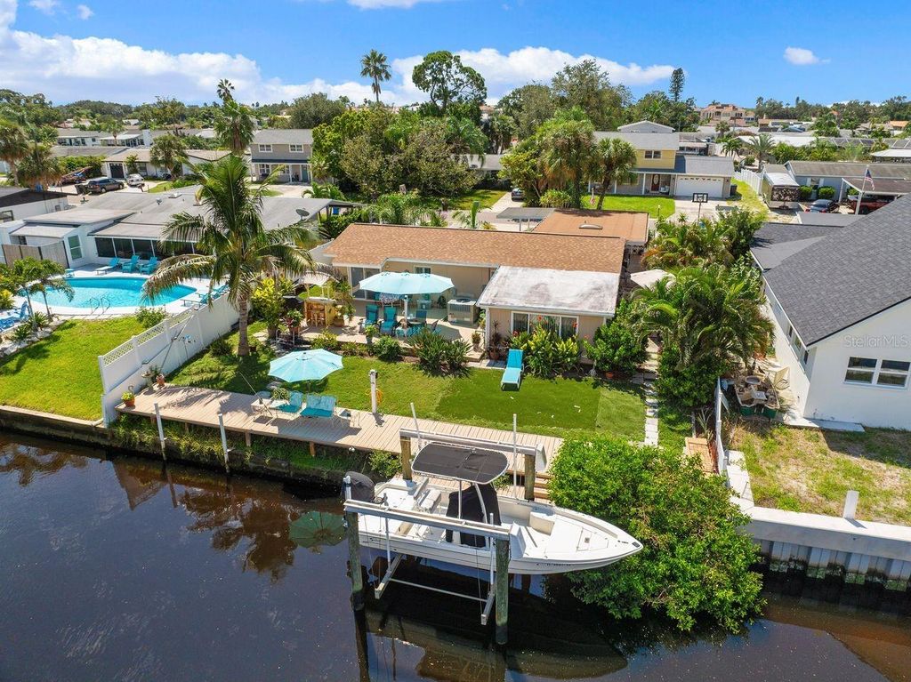 Image 42 of property listing at 10713 DALTON AVENUE, Tampa, FL 33615