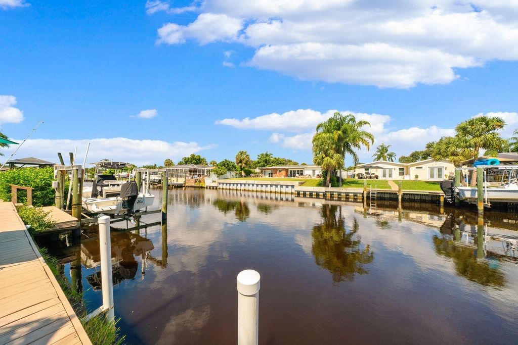 Image 43 of property listing at 10713 DALTON AVENUE, Tampa, FL 33615