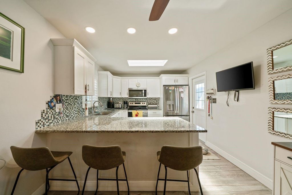 Image 7 of property listing at 10713 DALTON AVENUE, Tampa, FL 33615
