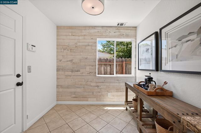 160 Cleopatra Dr, Pleasant Hill, CA 94523