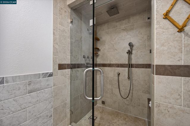 160 Cleopatra Dr, Pleasant Hill, CA 94523