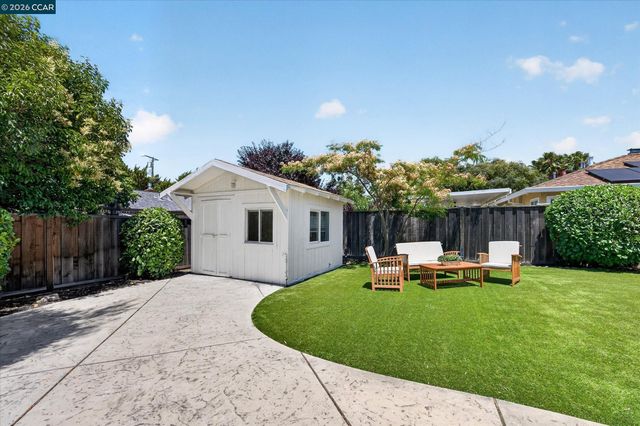 160 Cleopatra Dr, Pleasant Hill, CA 94523
