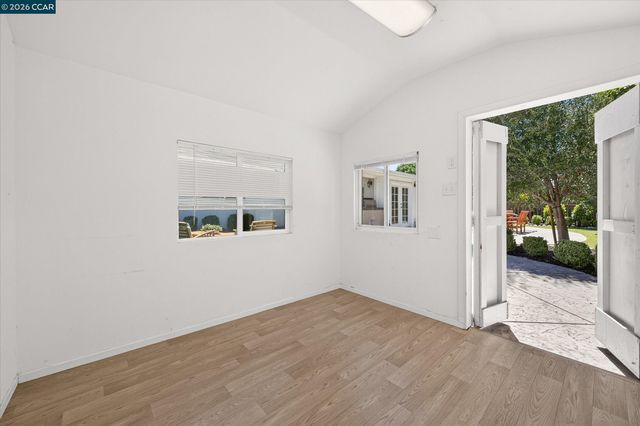 160 Cleopatra Dr, Pleasant Hill, CA 94523