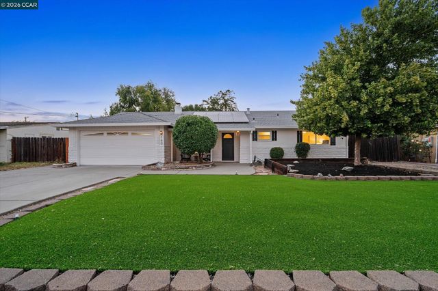 160 Cleopatra Dr, Pleasant Hill, CA 94523
