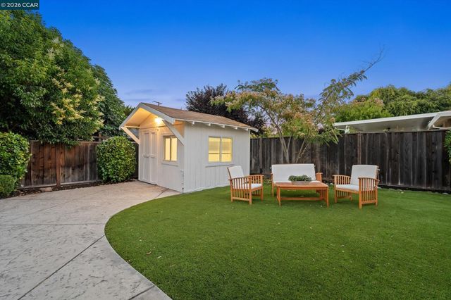 160 Cleopatra Dr, Pleasant Hill, CA 94523