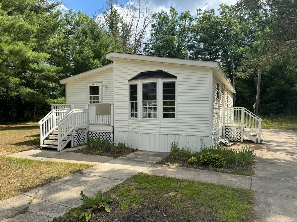 8570 S Bagnall Avenue, Pleasant Plains Twp, MI 49304