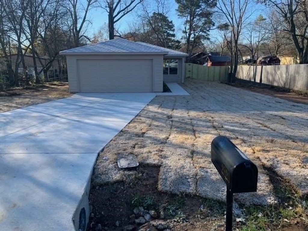 2820 W Washington Street, Denison, TX 75020