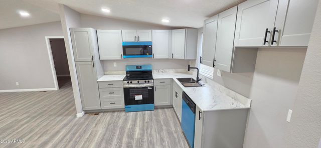 6840 W KAREN LEE Lane, Peoria, AZ 85382