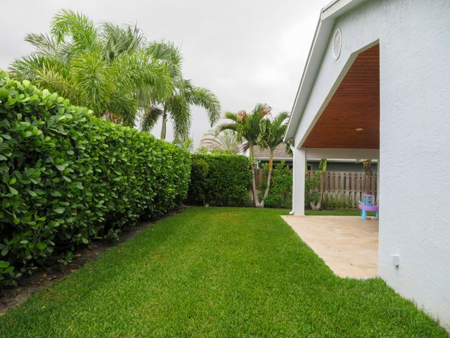 6070 Garrett Street, Jupiter, FL 33458