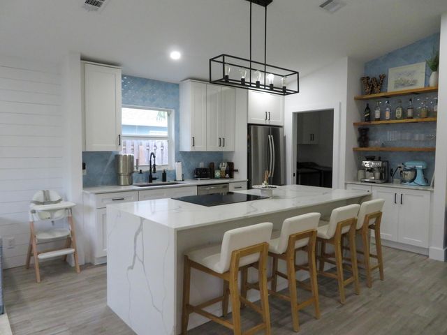 6070 Garrett Street, Jupiter, FL 33458