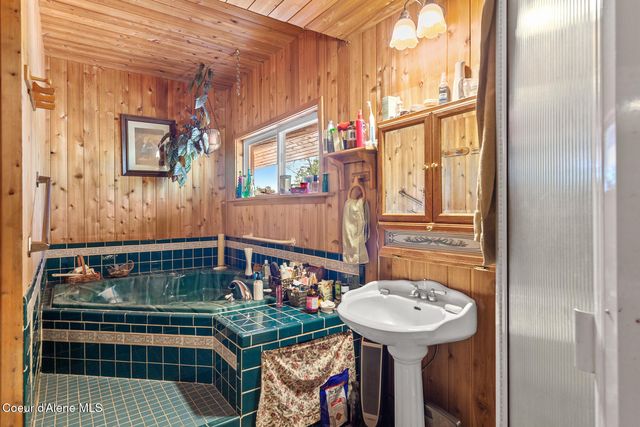 784 Twin Rivers Road, Athol, ID 83801