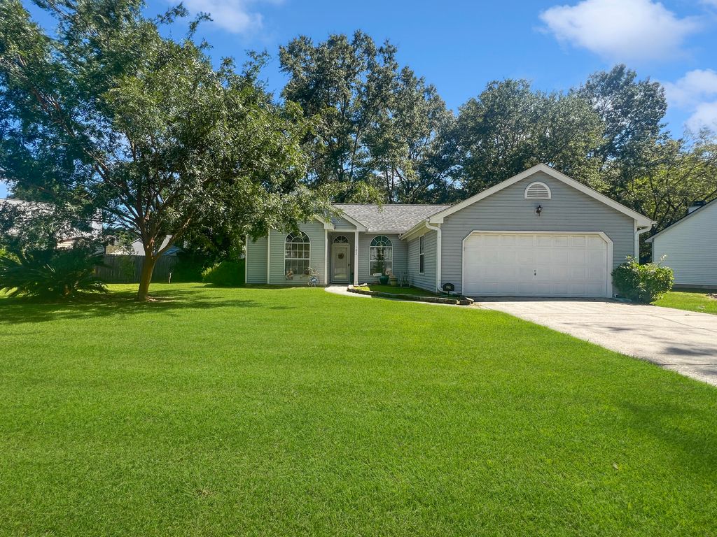 102 Amberside Drive, Goose Creek, SC 29445