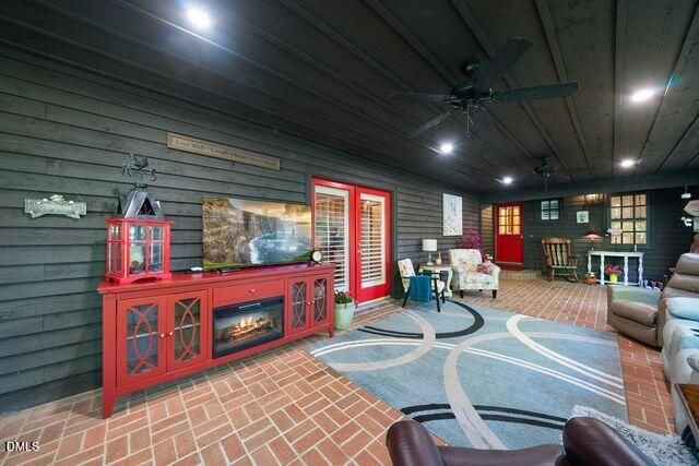 7875 Burnett Road, Dunn, NC 28334