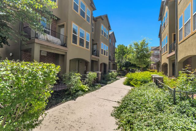 3750 S PRAIRIEWOOD DR, Salt Lake City, UT 84115