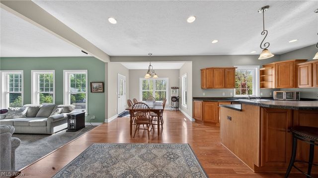 103 Walden Ridge Drive, Hinckley, OH 44233