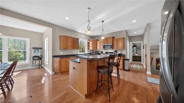 103 Walden Ridge Drive, Hinckley, OH 44233