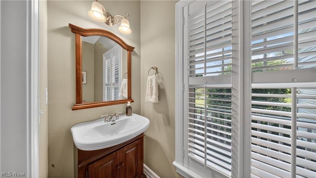 103 Walden Ridge Drive, Hinckley, OH 44233