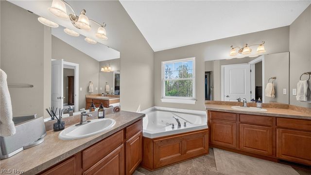 103 Walden Ridge Drive, Hinckley, OH 44233