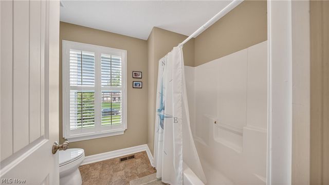 103 Walden Ridge Drive, Hinckley, OH 44233