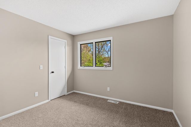 17468 Rustic Hills Drive, Eden Prairie, MN 55346