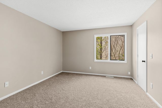 17468 Rustic Hills Drive, Eden Prairie, MN 55346