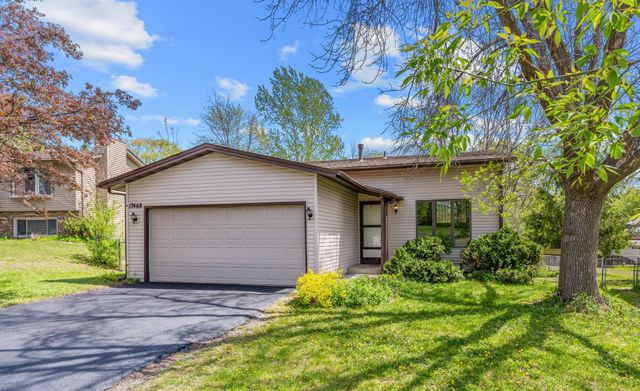 17468 Rustic Hills Drive, Eden Prairie, MN 55346
