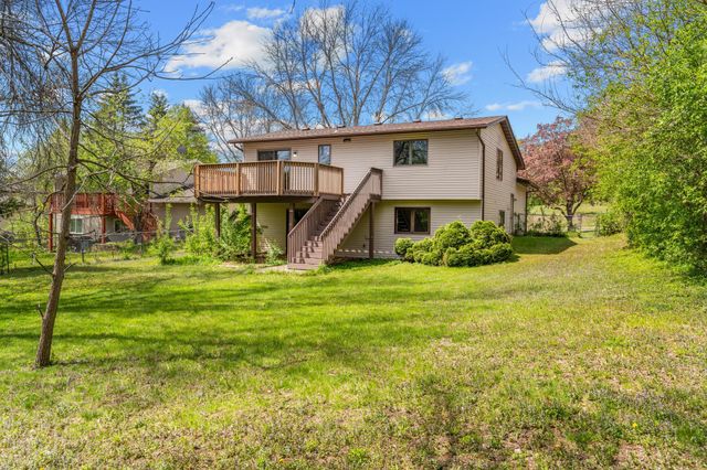 17468 Rustic Hills Drive, Eden Prairie, MN 55346