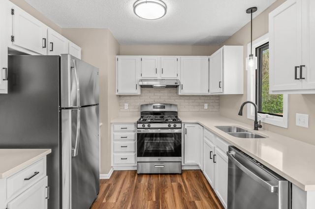 17468 Rustic Hills Drive, Eden Prairie, MN 55346
