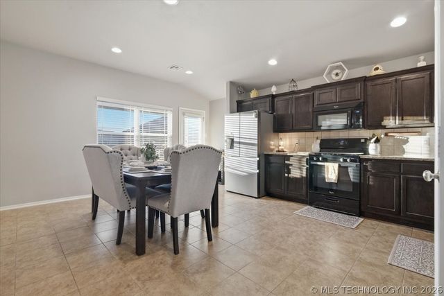 10452 S Kennedy Street, Jenks, OK 74037