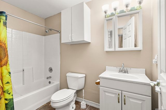 146 Exotic, Bandera, TX 78003