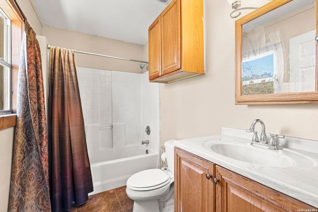 146 Exotic, Bandera, TX 78003