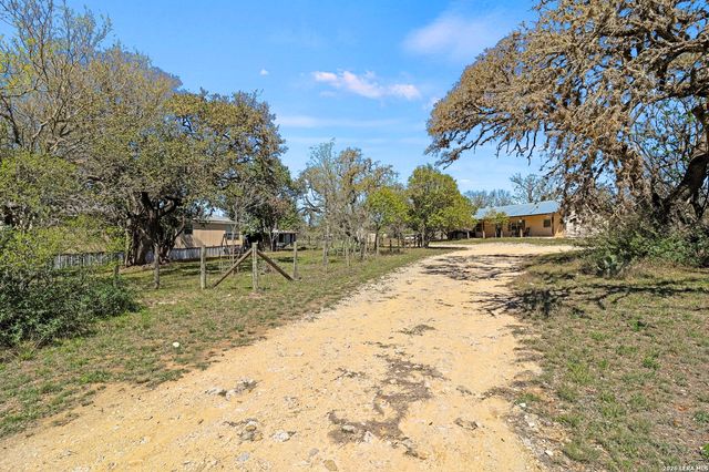 146 Exotic, Bandera, TX 78003