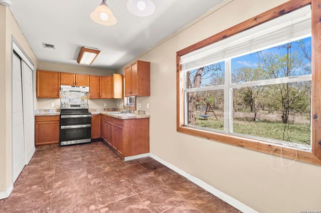 146 Exotic, Bandera, TX 78003