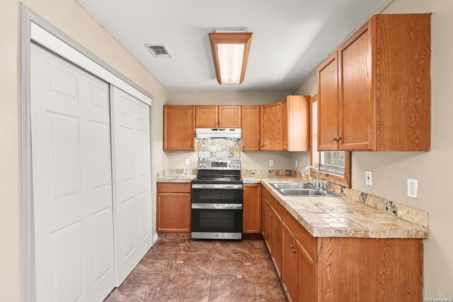 146 Exotic, Bandera, TX 78003