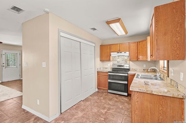 146 Exotic, Bandera, TX 78003