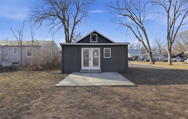 733 S Pecan Street, Ottawa, KS 66067