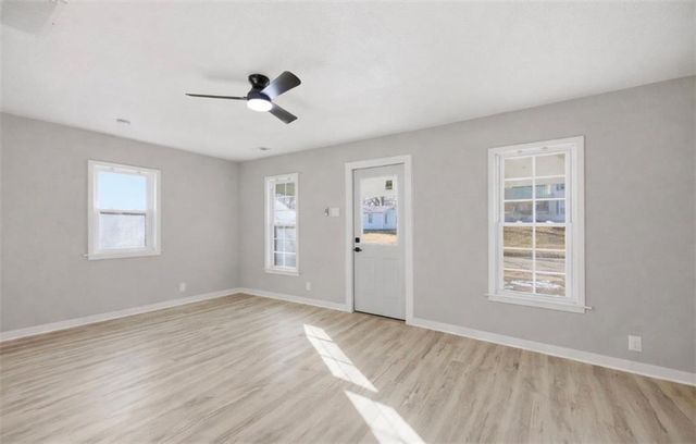 733 S Pecan Street, Ottawa, KS 66067