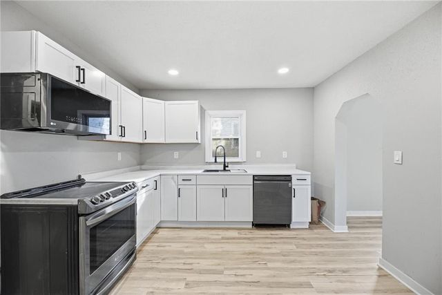 733 S Pecan Street, Ottawa, KS 66067