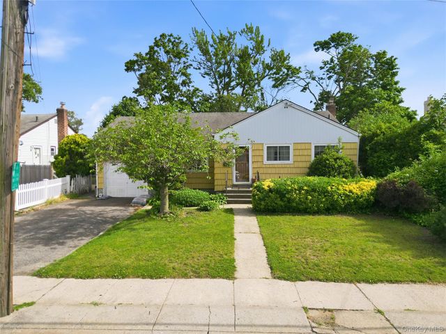 132 Davison Avenue, Oceanside, NY 11572