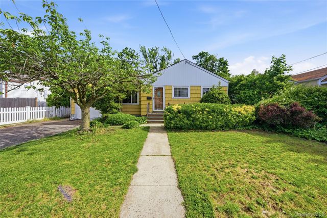 132 Davison Avenue, Oceanside, NY 11572