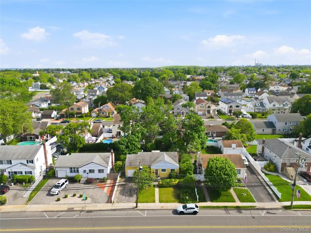 132 Davison Avenue, Oceanside, NY 11572