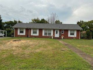 514 Wren Dr, Clarksville, TN 37040