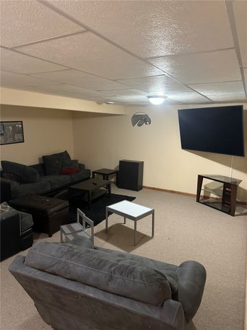 4707 Indian Ridge Street SW, Cedar Rapids, IA 52404