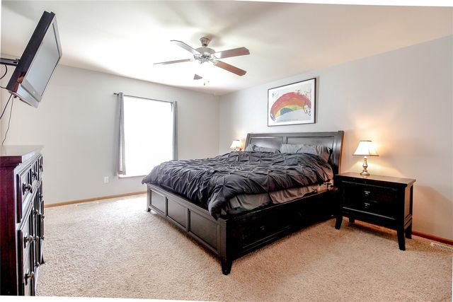 4707 Indian Ridge Street SW, Cedar Rapids, IA 52404